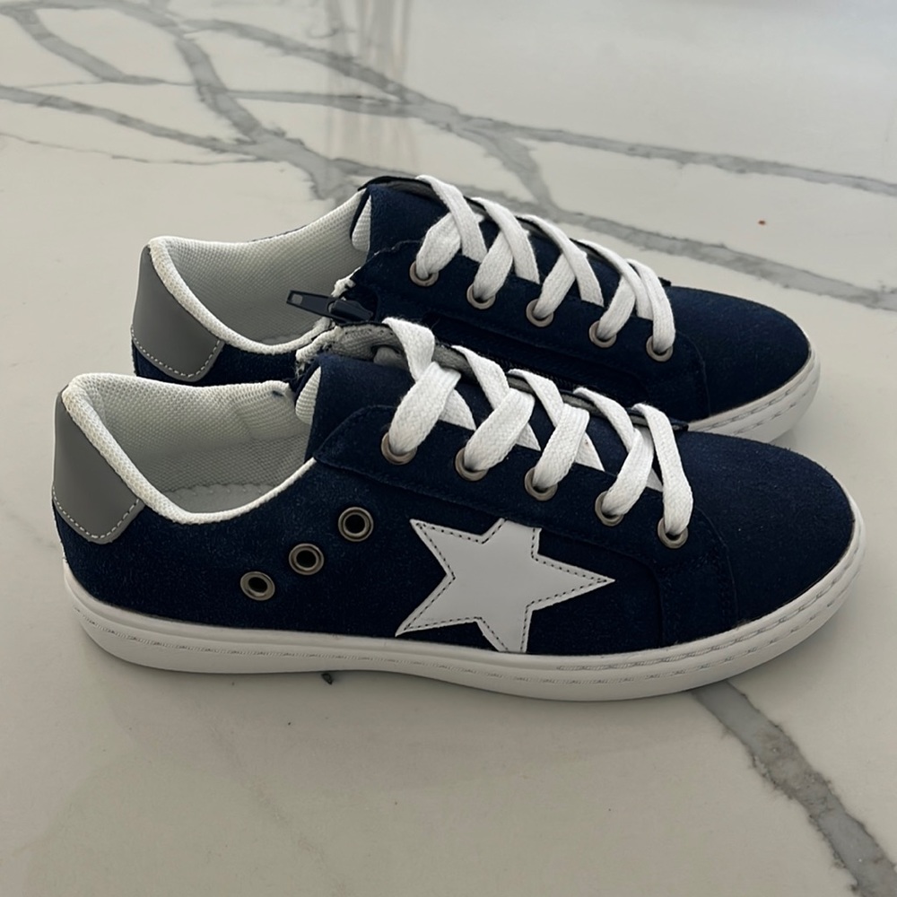 Brand new boys hoo sneakers navy size 3 ( runs SMALL )